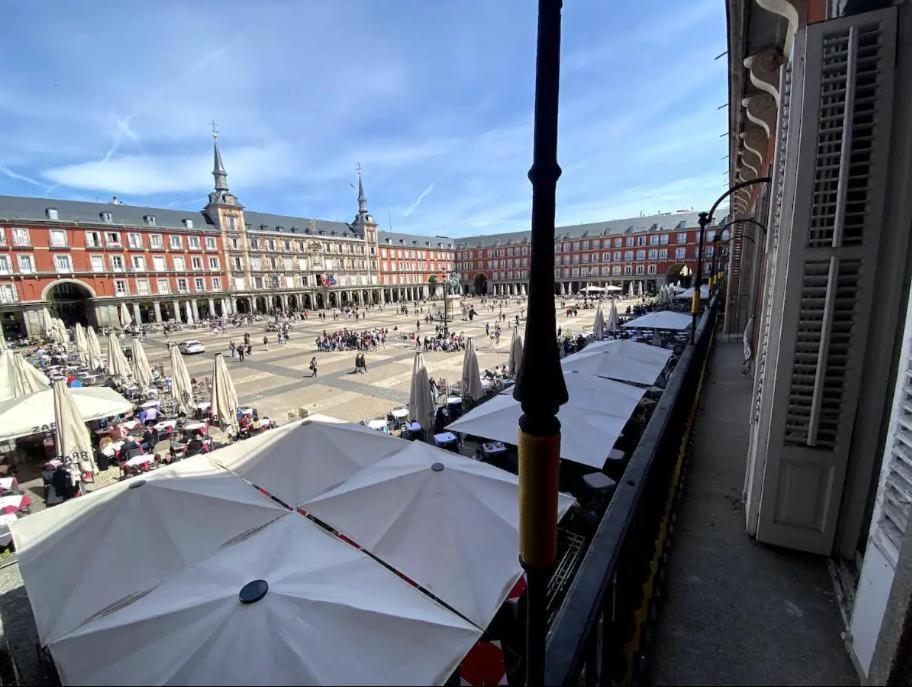 Big Apartment In Plaza Mayor In Madrid Spain Buitenkant foto