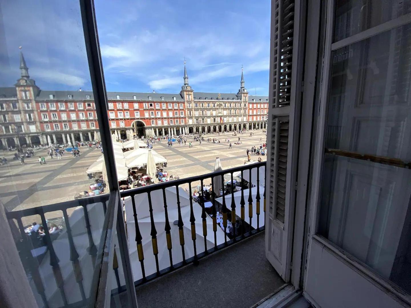 Big Apartment In Plaza Mayor In Madrid Spain Buitenkant foto